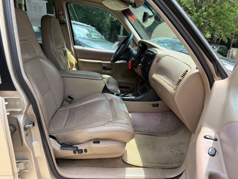 Used 1997 Ford Explorer XLT AWD/4WD image 10