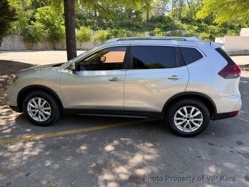 Used 2019 Nissan Rogue SV image 8