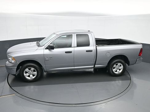Used 2024 RAM 1500 Classic SLT AWD/4WD image 17