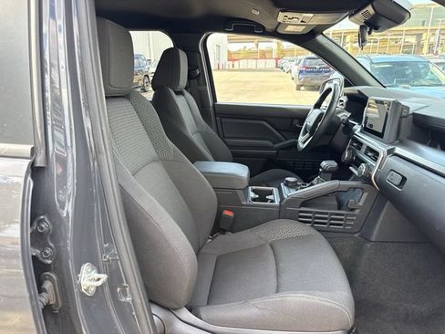 Used 2025 Toyota 4Runner SR5 AWD/4WD image 28