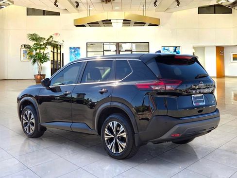 Used 2023 Nissan Rogue SV FWD image 7