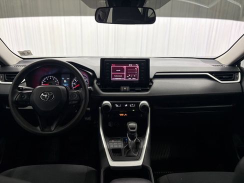 Used 2022 Toyota RAV4 LE AWD/4WD image 10