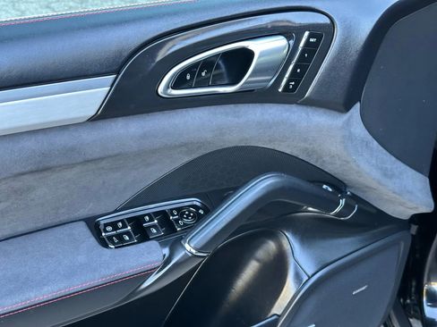 Used 2014 Porsche Cayenne GTS image 12