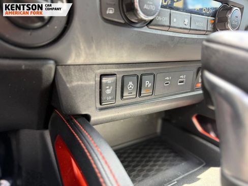 Used 2023 Nissan Frontier PRO-4X w/ Pro-4X Premium Package AWD/4WD image 22