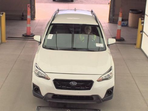 Used 2019 Subaru Crosstrek 2.0i Premium image 2