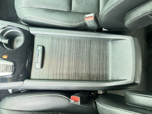 Used 2020 Honda Pilot Touring image 21