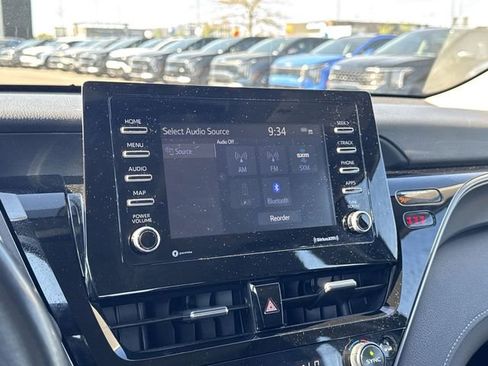 Used 2024 Toyota Camry SE FWD image 17