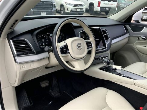 Used 2021 Volvo XC90 T5 Momentum w/ Climate Package image 18