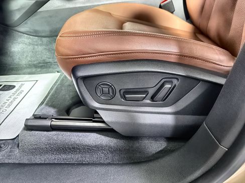 Used 2025 Audi Q8 Premium Plus image 35