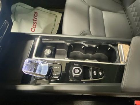 Certified 2026 Volvo XC60 B5 Plus w/ Climate Package AWD/4WD image 25