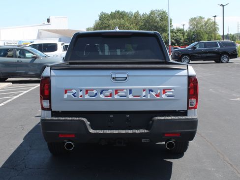 Used 2024 Honda Ridgeline Sport image 6