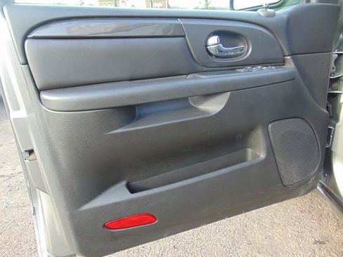 Used 2007 GMC Envoy SLE image 21