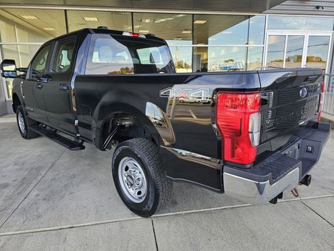 Used 2022 Ford F250 XL w/ Power Equipment Group image 4