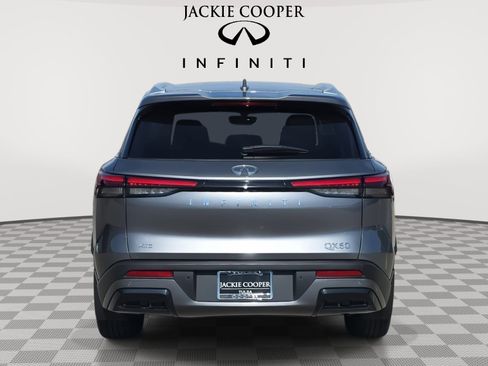 Certified 2024 INFINITI QX60 Luxe image 6