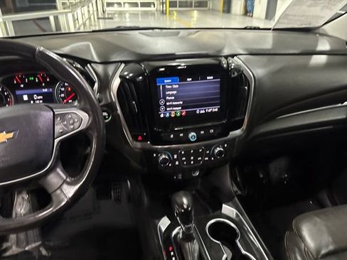 Used 2021 Chevrolet Traverse Premier w/ Redline Edition AWD/4WD image 23