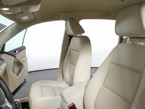 Used 2014 Volkswagen Tiguan SE image 5
