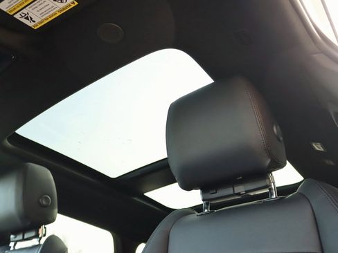 Used 2025 Land Rover Range Rover Evoque S image 14