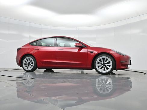 Used 2022 Tesla Model 3 image 2