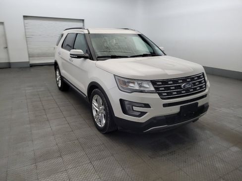 Used 2017 Ford Explorer Limited image 13