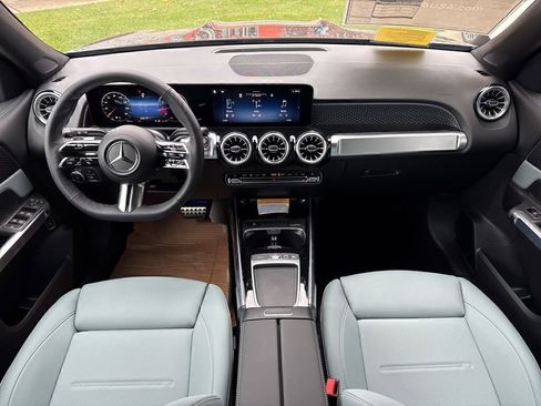 New 2026 Mercedes-Benz GLB 250 4MATIC image 21