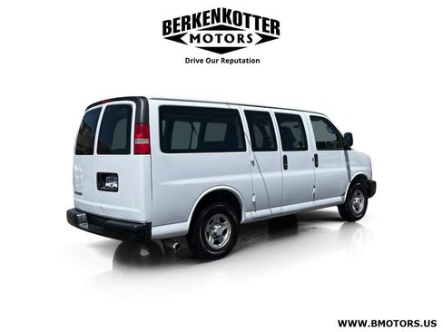Used 2007 Chevrolet Express 1500 Passenger RWD image 3