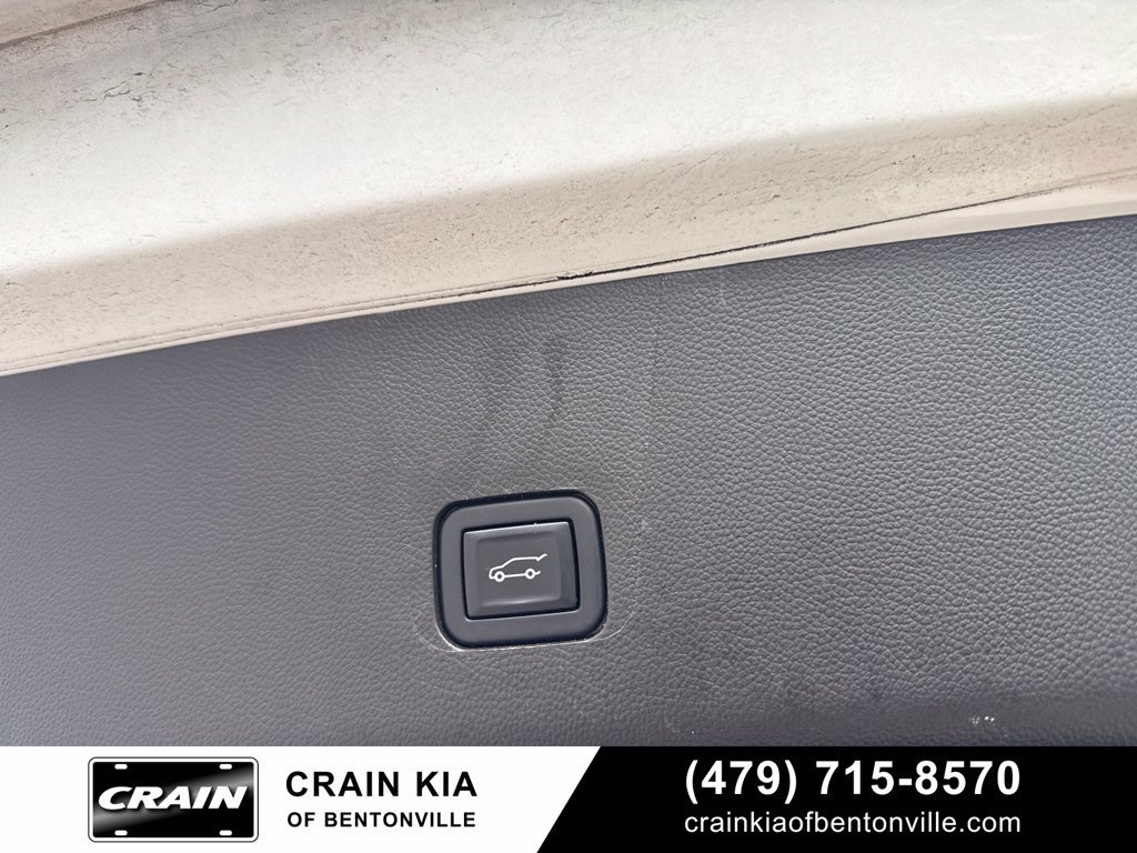 Used 2023 Chevrolet Traverse LT AWD/4WD image 16