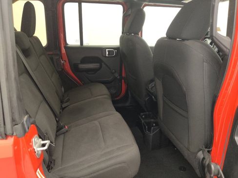 Used 2018 Jeep Wrangler Unlimited Sport image 19