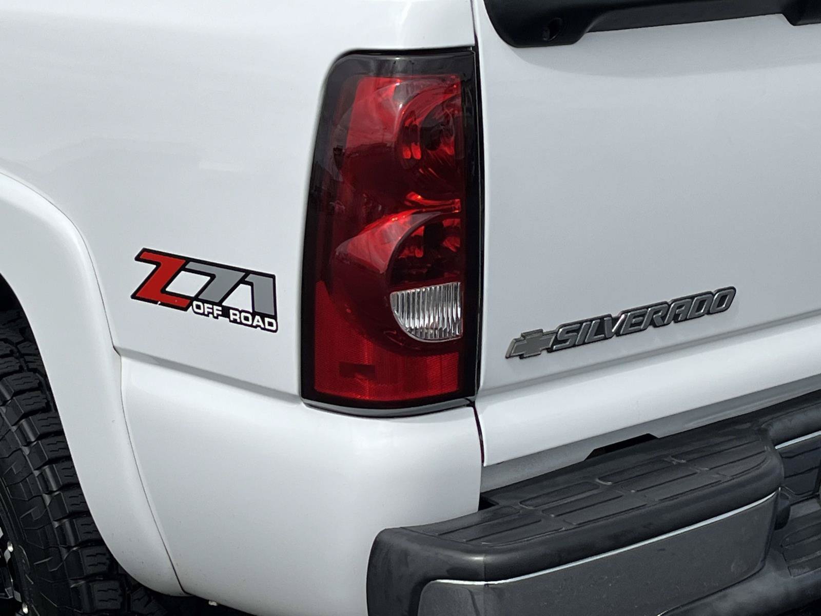Used 2005 Chevrolet Silverado 1500 4x4 Extended Cab w/ Light Duty Power Package image 5