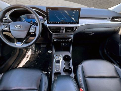 Used 2024 Ford Escape Platinum AWD/4WD image 6