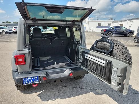 Used 2019 Jeep Wrangler Unlimited Rubicon w/ Dual Top Group AWD/4WD image 6