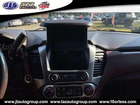 Used 2019 Chevrolet Suburban Premier RWD image 20