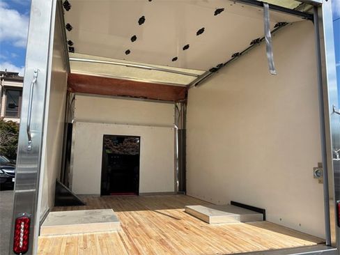 Used 2022 GMC Savana 3500 w/ Power Convenience Package image 28