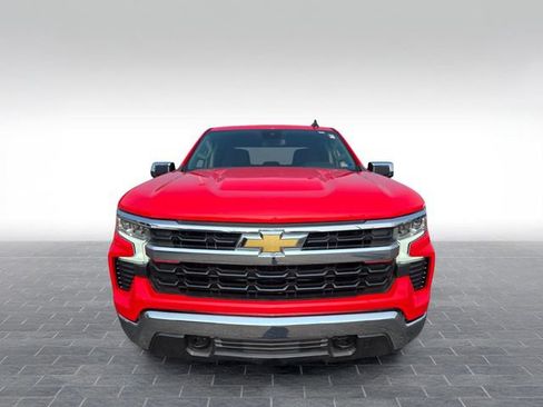 Used 2025 Chevrolet Silverado 1500 LT AWD/4WD image 2