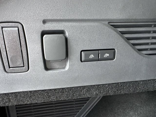 New 2026 Lincoln Nautilus Premier w/ Equipment Group 102A AWD/4WD image 12