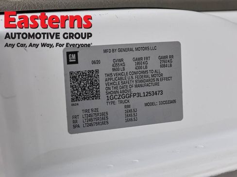 Used 2020 Chevrolet Express 3500 w/ Driver Convenience Package RWD image 33