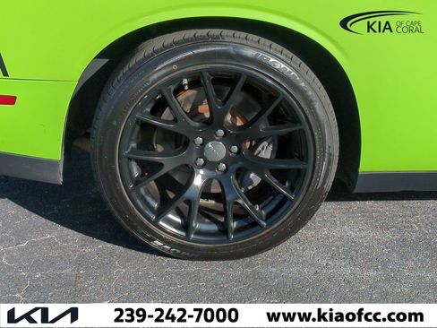 Used 2015 Dodge Challenger R/T Scat Pack w/ Leather Interior Group image 11