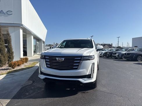 Used 2022 Cadillac Escalade Premium Luxury Platinum image 5