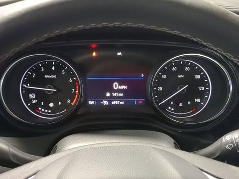 Used 2023 Buick Encore GX Essence image 37