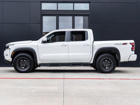 Used 2023 Nissan Frontier PRO-4X w/ Pro-4X Premium Package AWD/4WD image 9