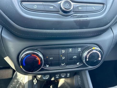 Used 2023 Chevrolet TrailBlazer LT FWD image 23