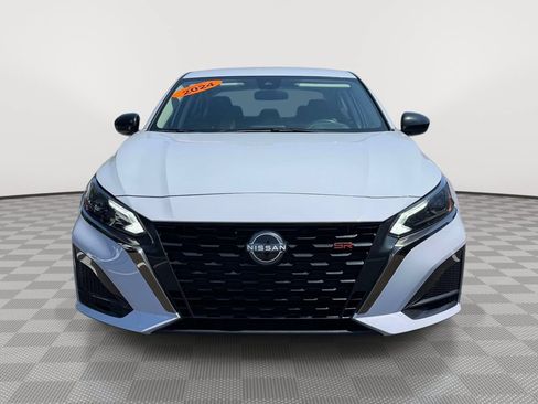 Used 2024 Nissan Altima 2.5 SR FWD image 2