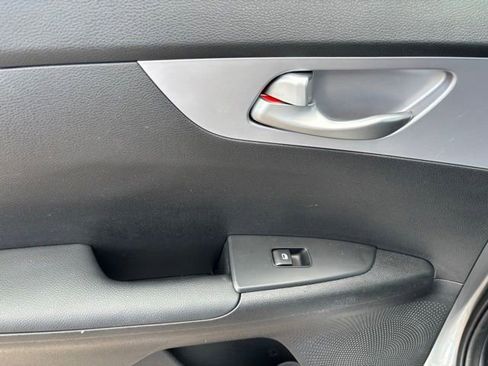 Used 2024 Kia Forte Sedan FWD image 16