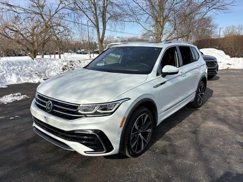 Used 2022 Volkswagen Tiguan SEL R-Line image 3