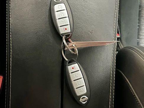 Used 2021 Nissan Rogue SV image 34