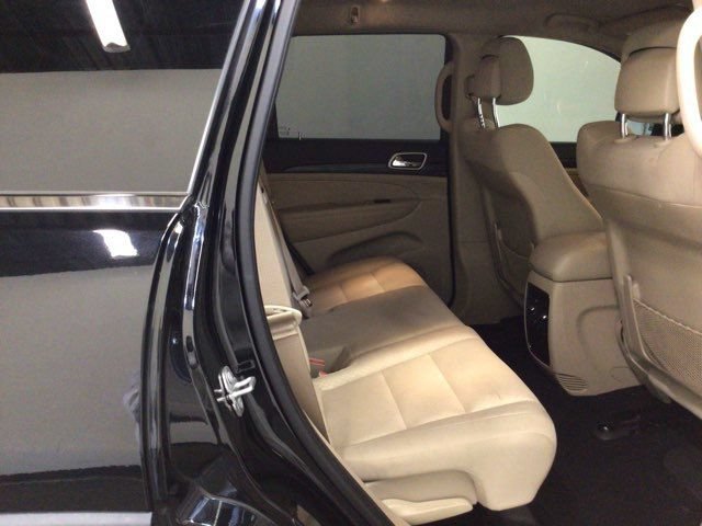 Used 2020 Jeep Grand Cherokee Laredo AWD/4WD image 7