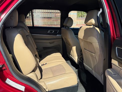 Used 2017 Ford Explorer Limited image 12