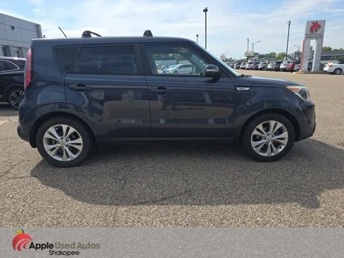 Used 2016 Kia Soul ! FWD image 2
