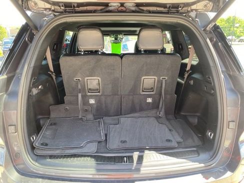 Used 2023 Jeep Grand Cherokee L Laredo AWD/4WD image 7