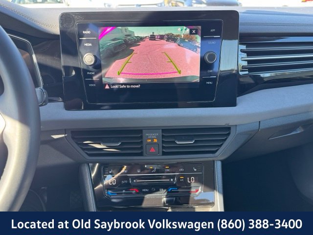 Certified 2025 Volkswagen Jetta SE FWD image 36