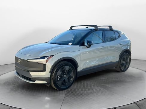 New 2026 Volvo EX30 Cross Country Ultra image 3